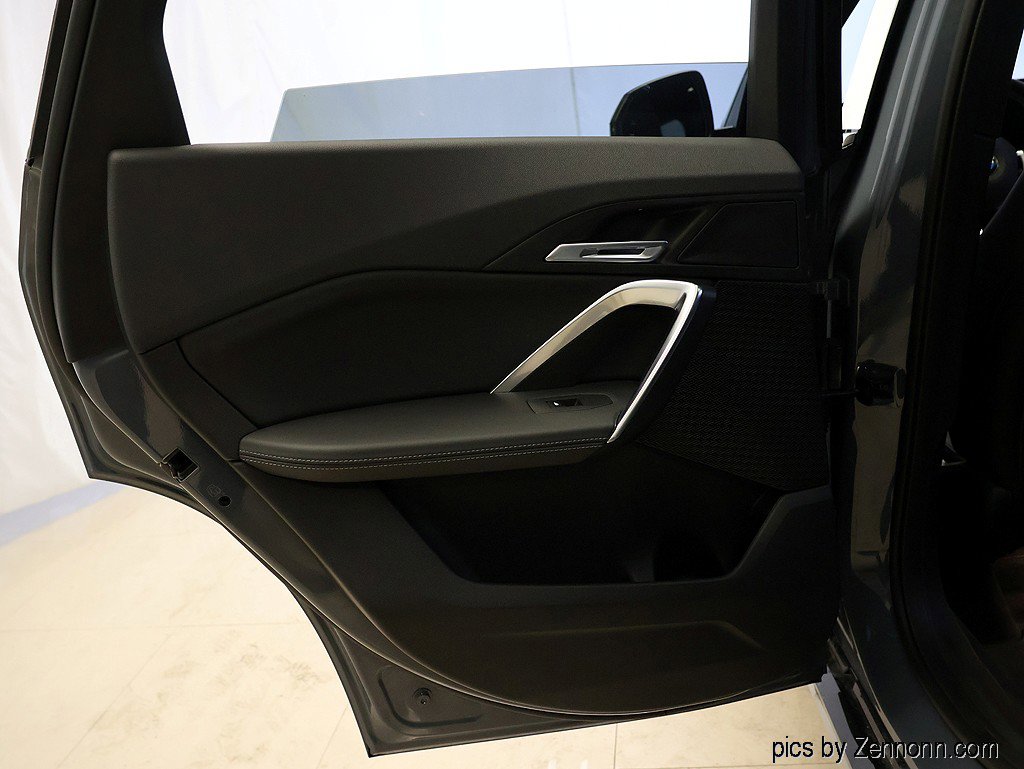 Used 2025 BMW X1 xDrive28i w/ Technology Package image 27