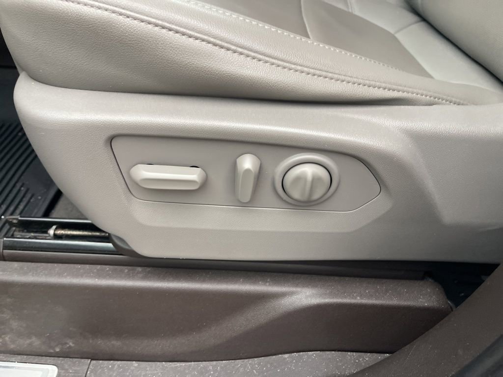 Certified 2021 Chevrolet Silverado 1500 LTZ w/ Z71 Off-Road Package image 9