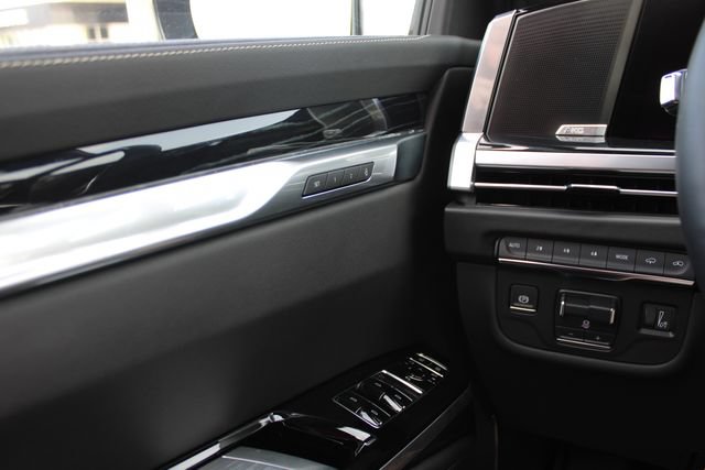 Used 2025 Cadillac Escalade ESV Sport w/ Touring Package AWD/4WD image 18