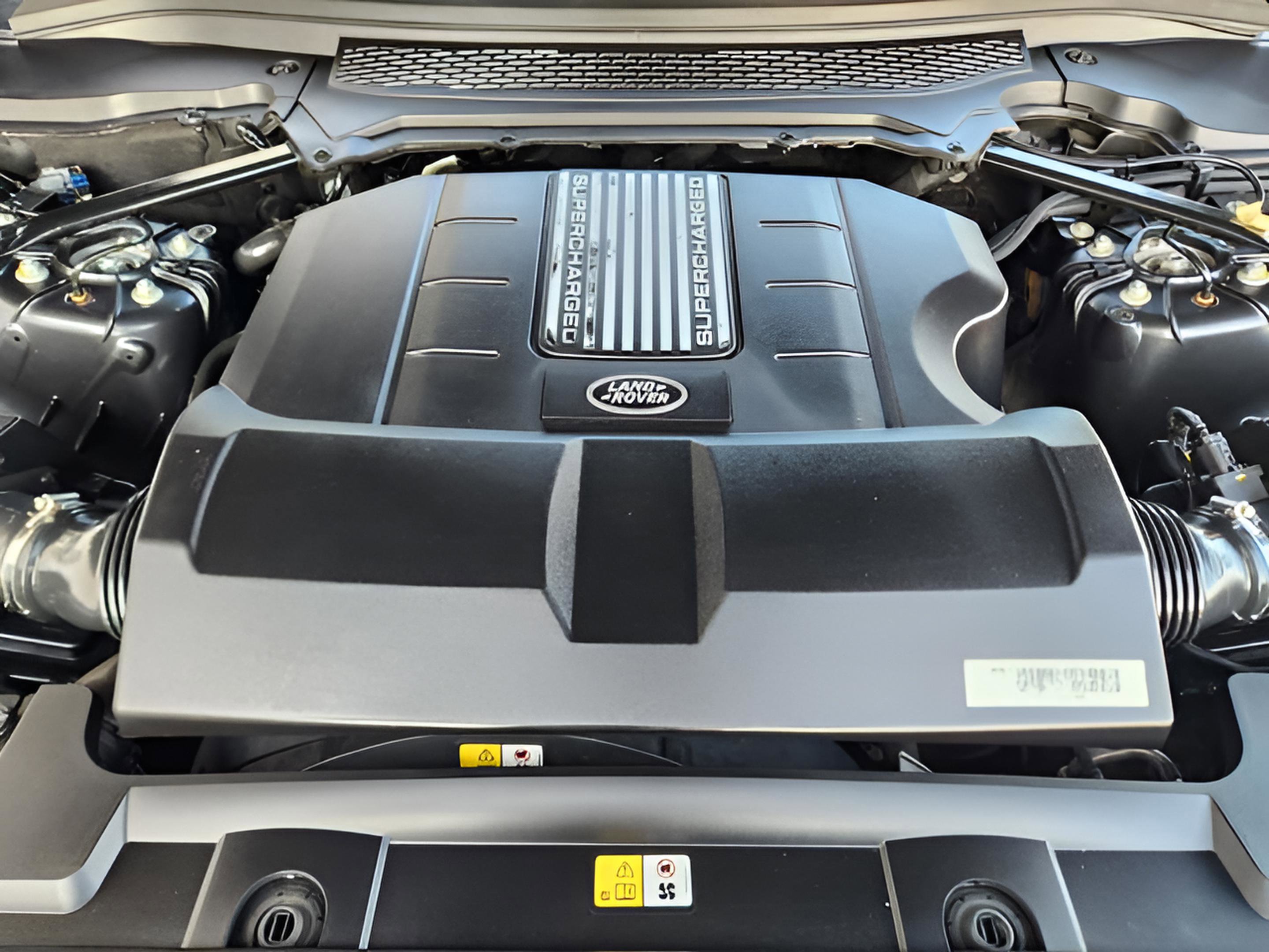 Used 2015 Land Rover Range Rover Sport HSE image 26