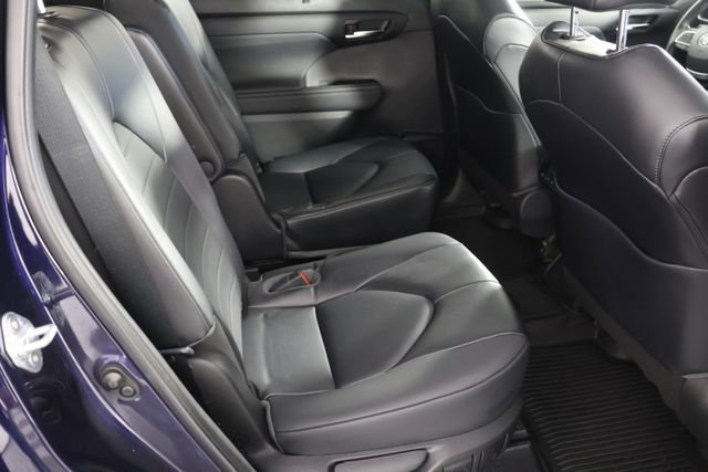 Used 2023 Toyota Highlander XLE image 24