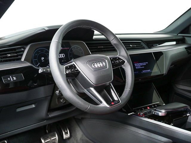 Used 2024 Audi SQ8 e-tron Premium Plus w/ Black Optic Package image 4