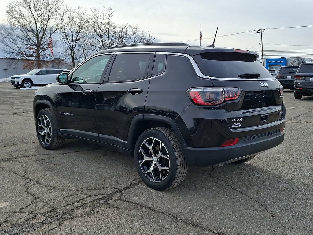 Used 2024 Jeep Compass Limited image 7