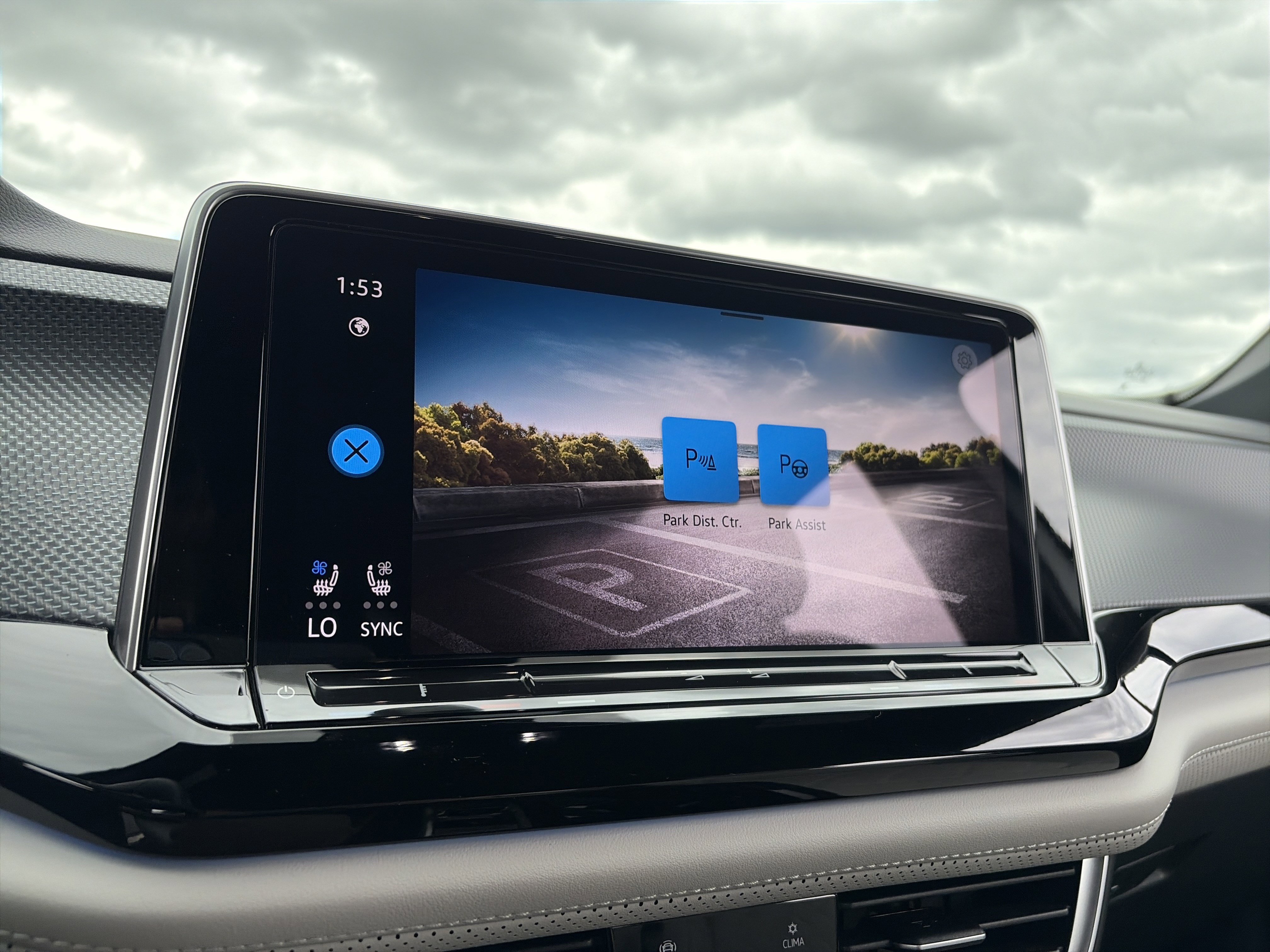 Used 2024 Volkswagen Atlas Cross Sport SEL Premium R-Line image 60