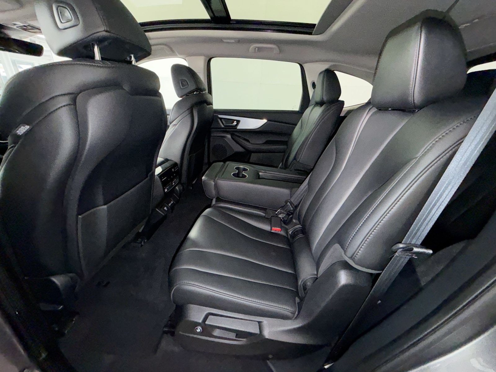 Used 2023 Acura MDX SH-AWD image 24