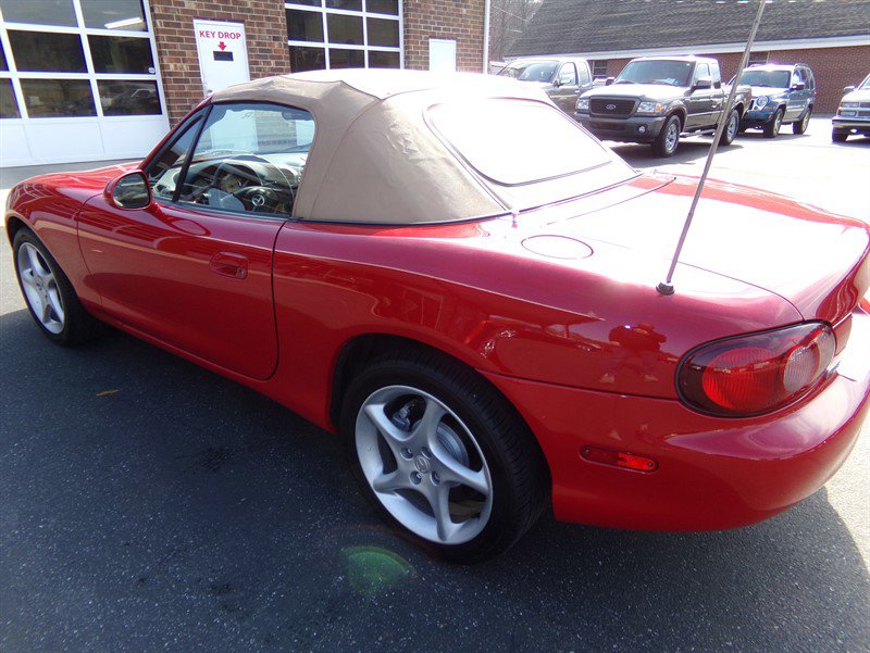 Used 2002 MAZDA MX-5 Miata LS image 67