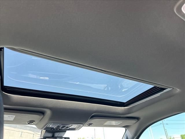 Certified 2024 GMC Sierra 1500 Elevation w/ Elevation Premium Package image 16