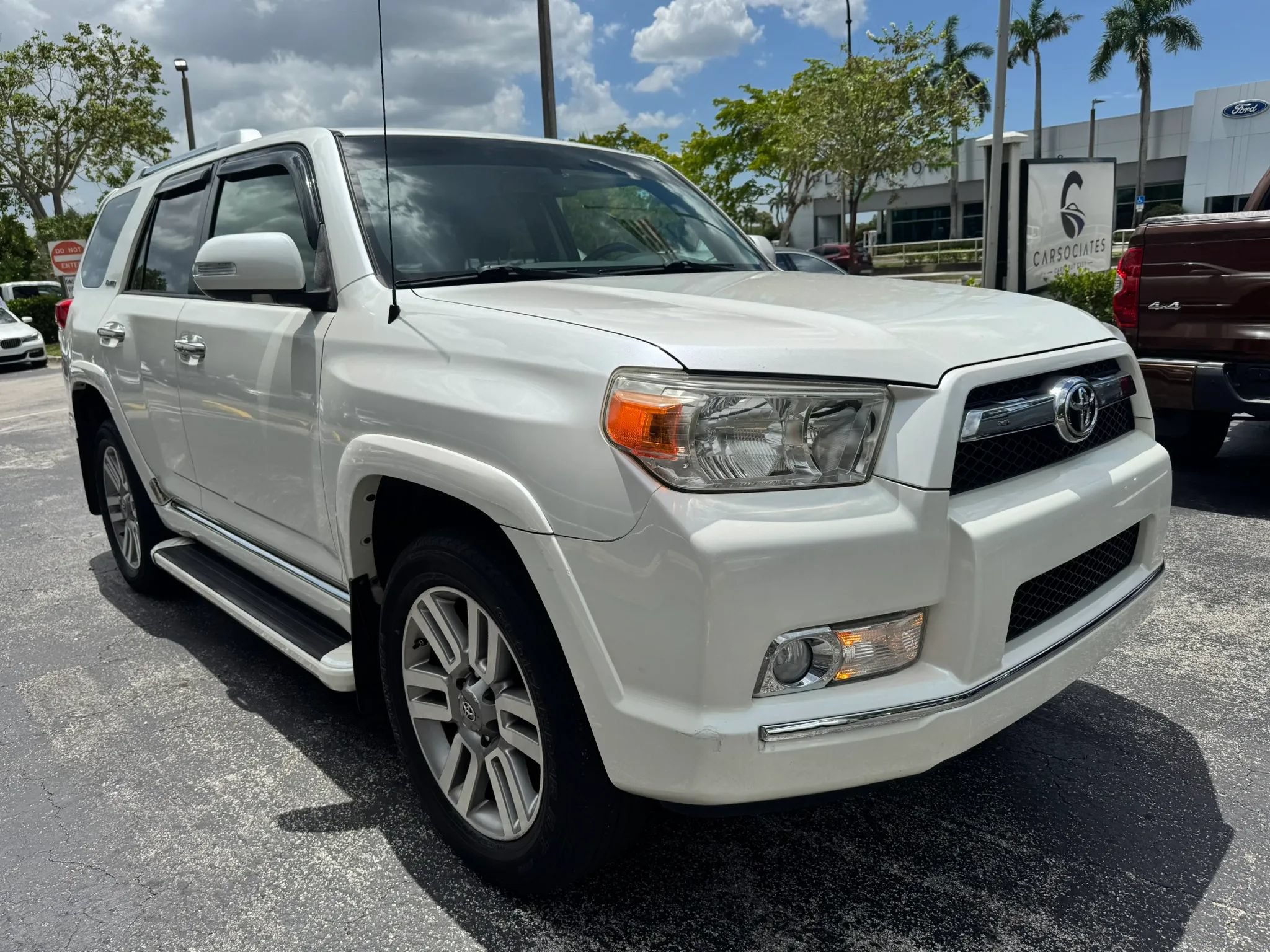 Used 2013 Toyota 4Runner Limited AWD/4WD image 4