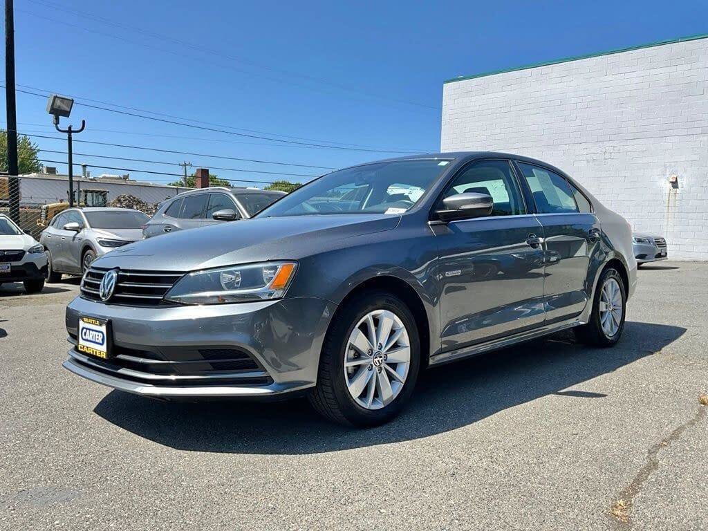 Used 2015 Volkswagen Jetta SE FWD image 4