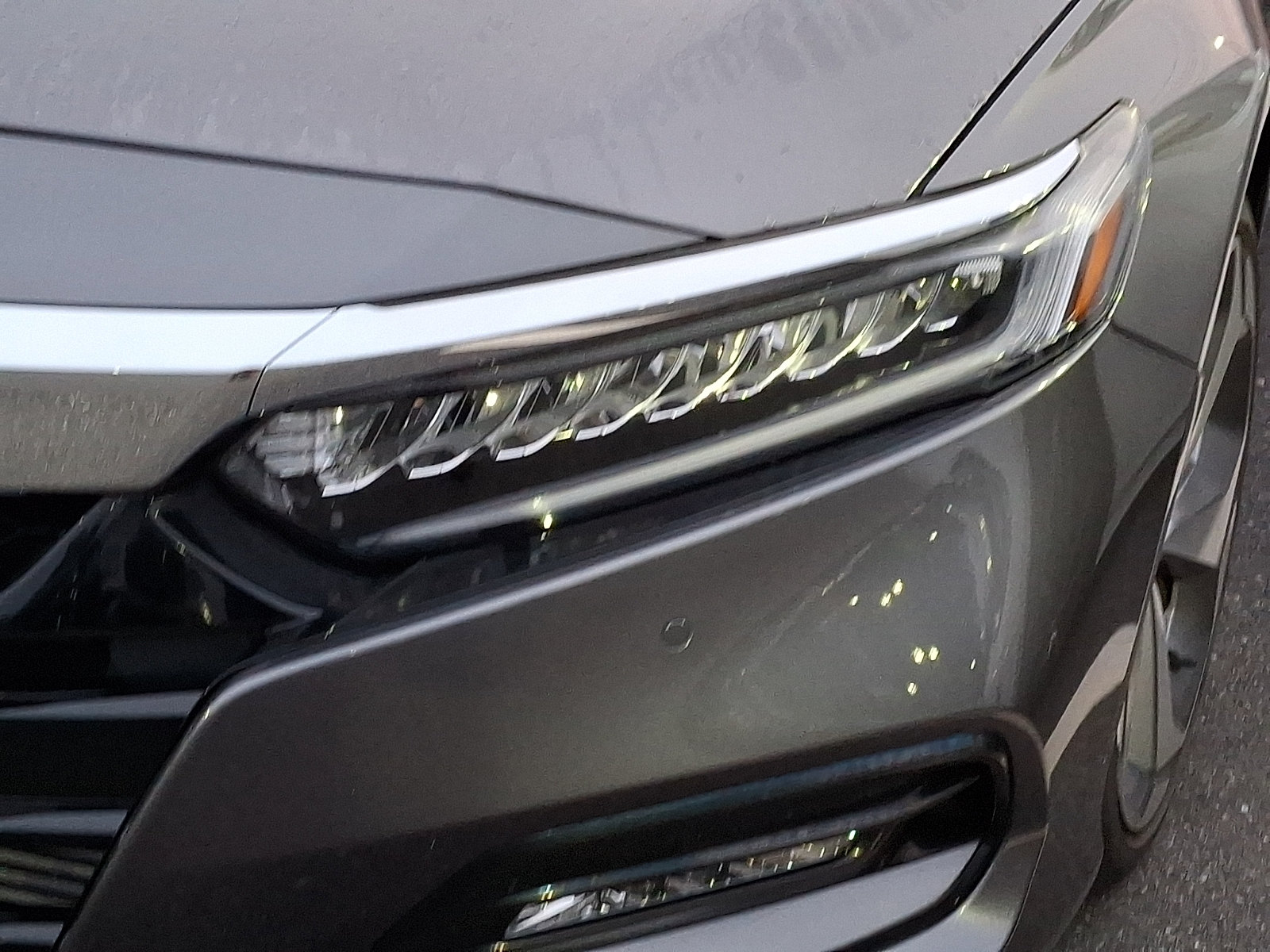 Used 2018 Honda Accord Touring image 7