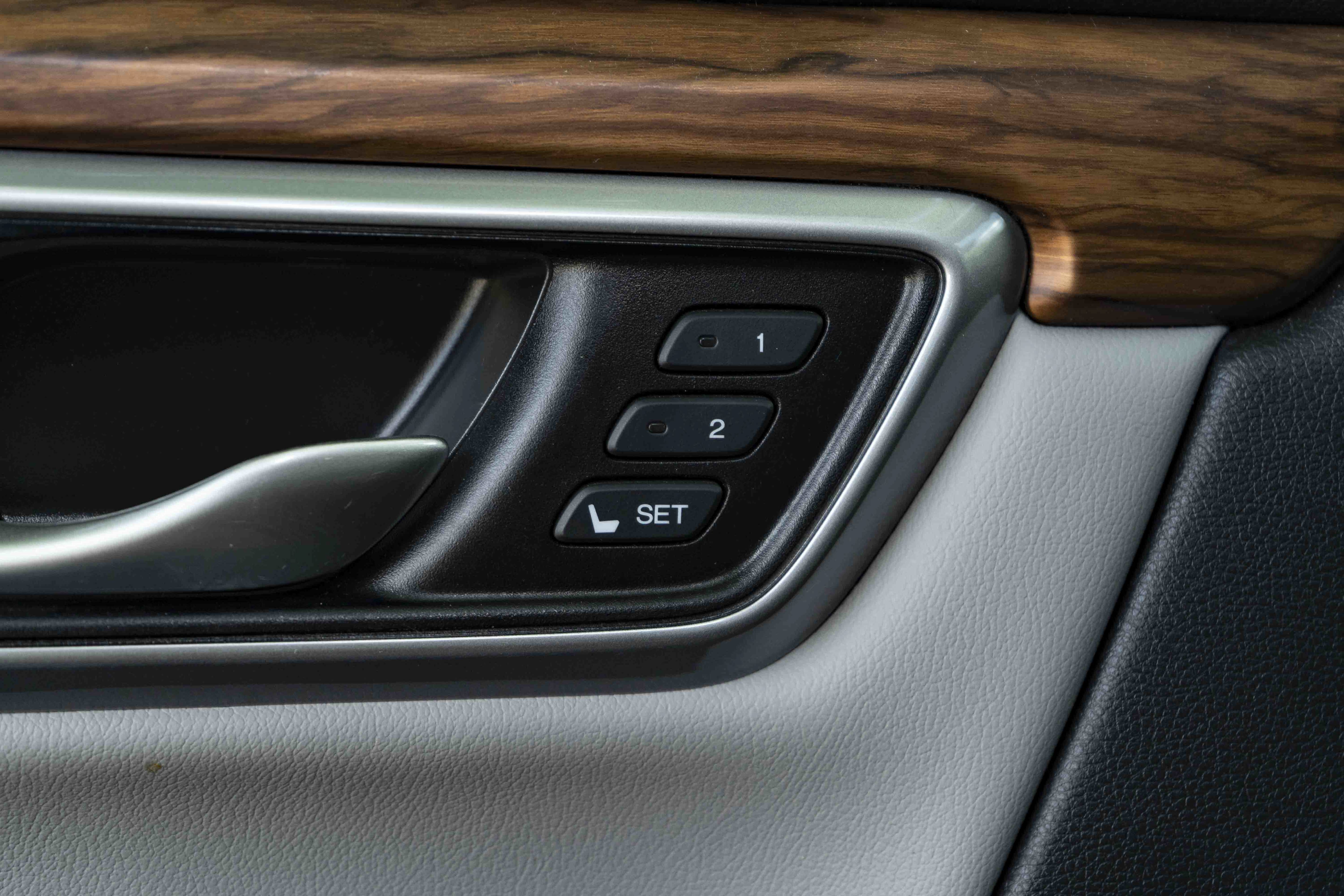Used 2019 Honda CR-V Touring image 37