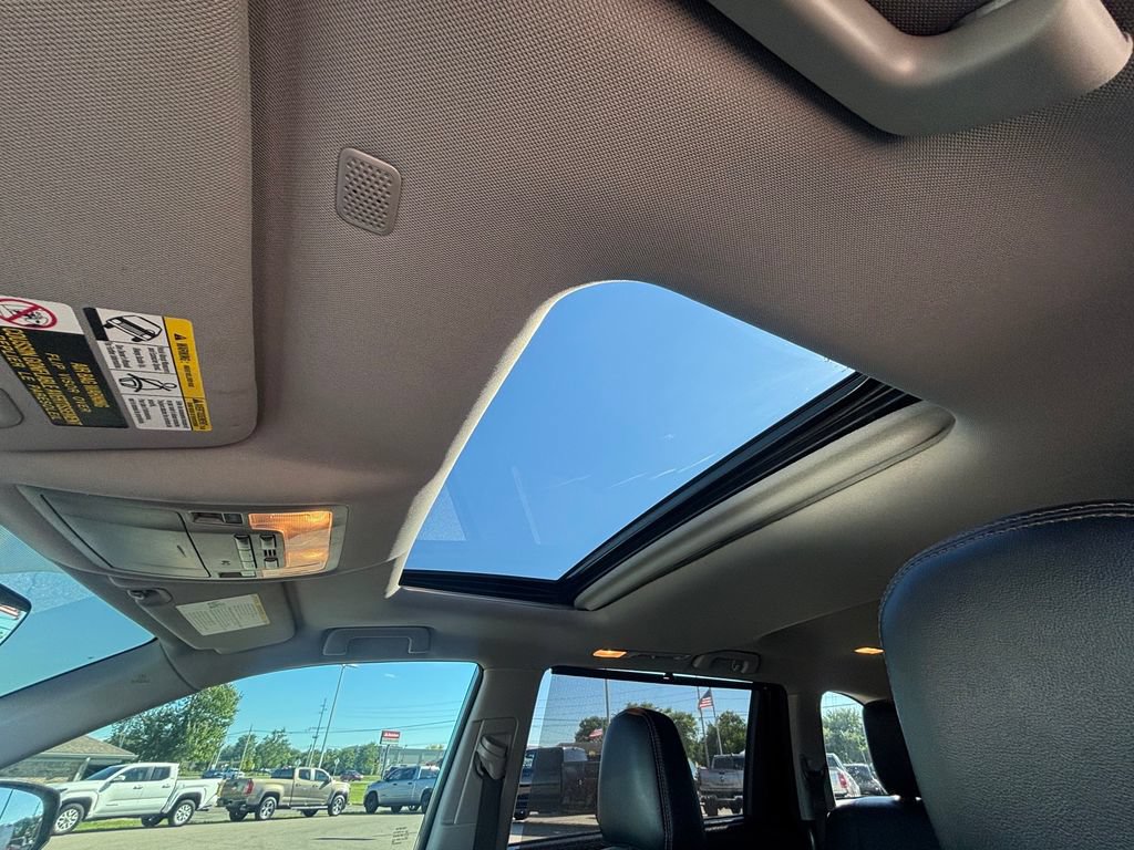 Used 2018 Toyota Highlander XLE AWD/4WD image 17