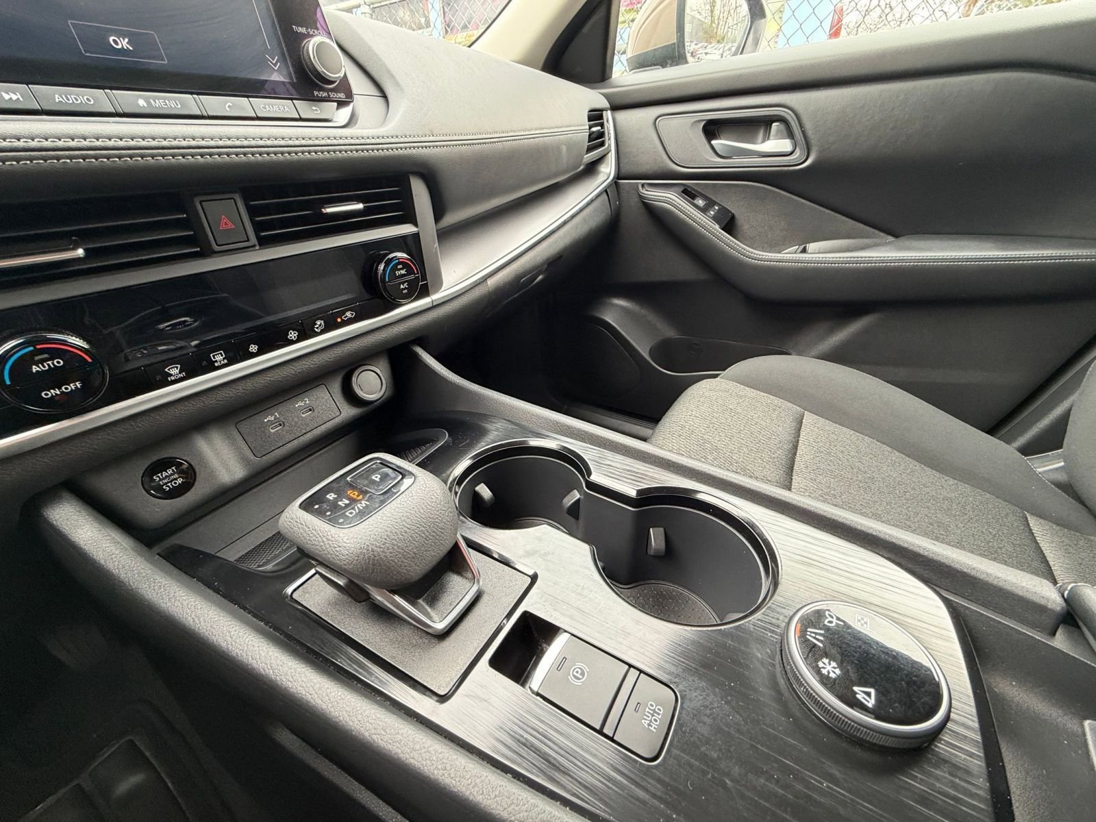 Used 2025 Nissan Rogue SV AWD/4WD image 42
