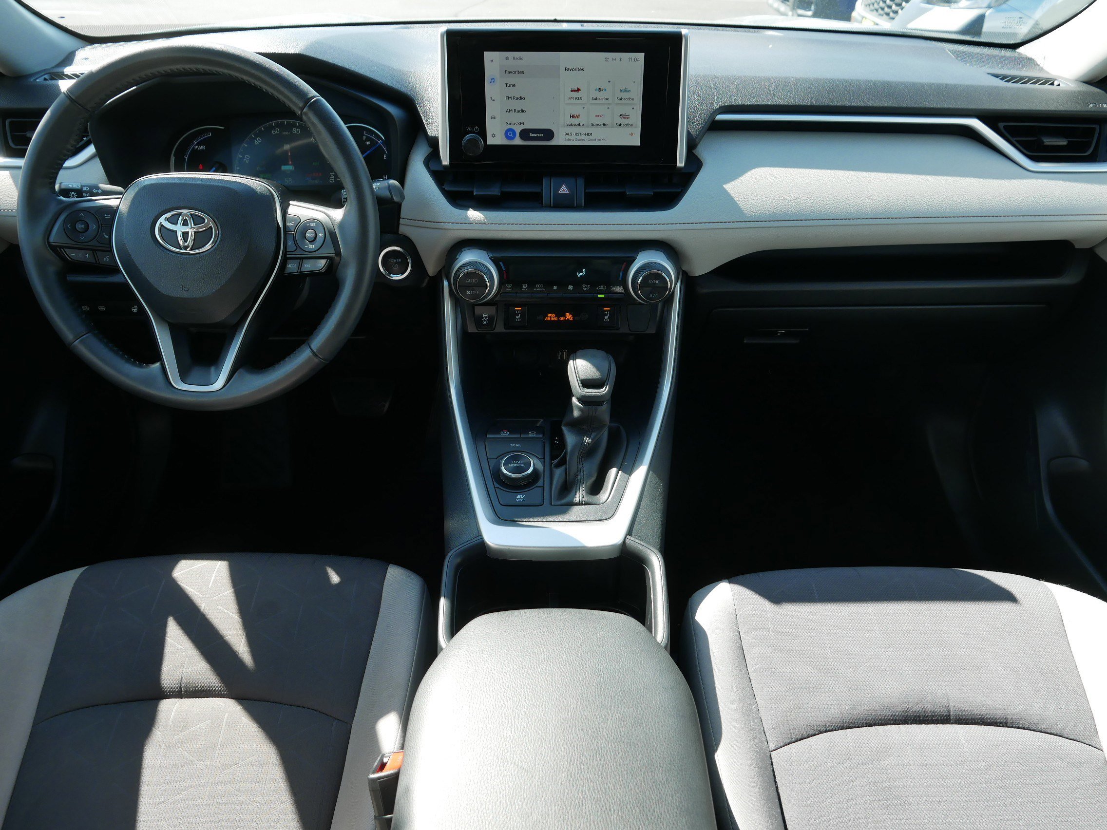 Used 2023 Toyota RAV4 XLE w/ Convenience Package AWD/4WD image 10