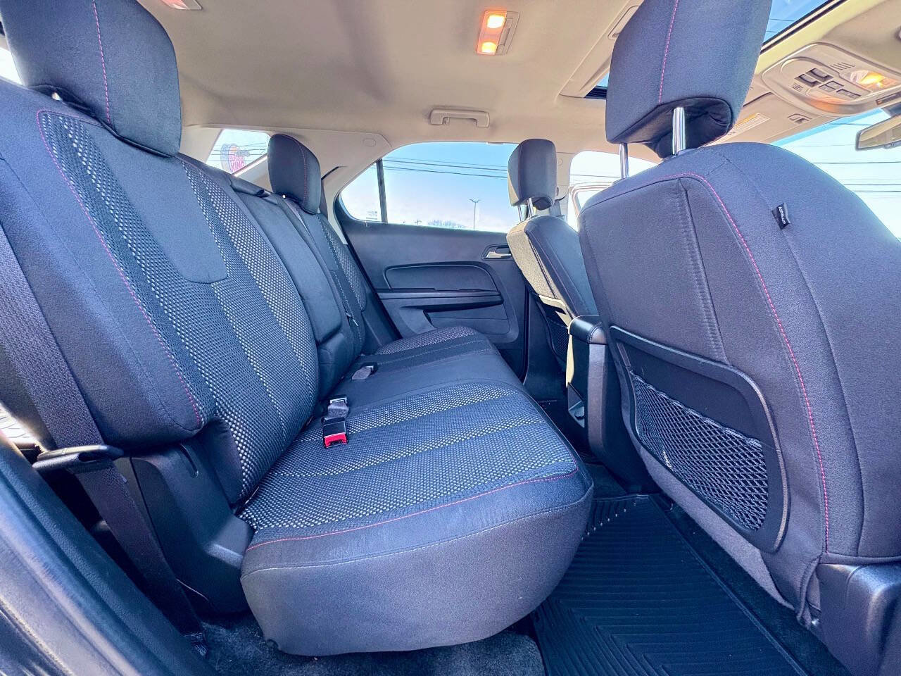 Used 2017 Chevrolet Equinox LT w/ Convenience Package image 28