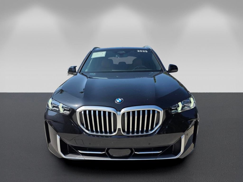 Certified 2025 BMW X5 sDrive40i w/ Premium Package RWD image 2