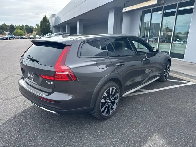 Used 2024 Volvo V60 B5 Cross Country Ultimate AWD/4WD image 4