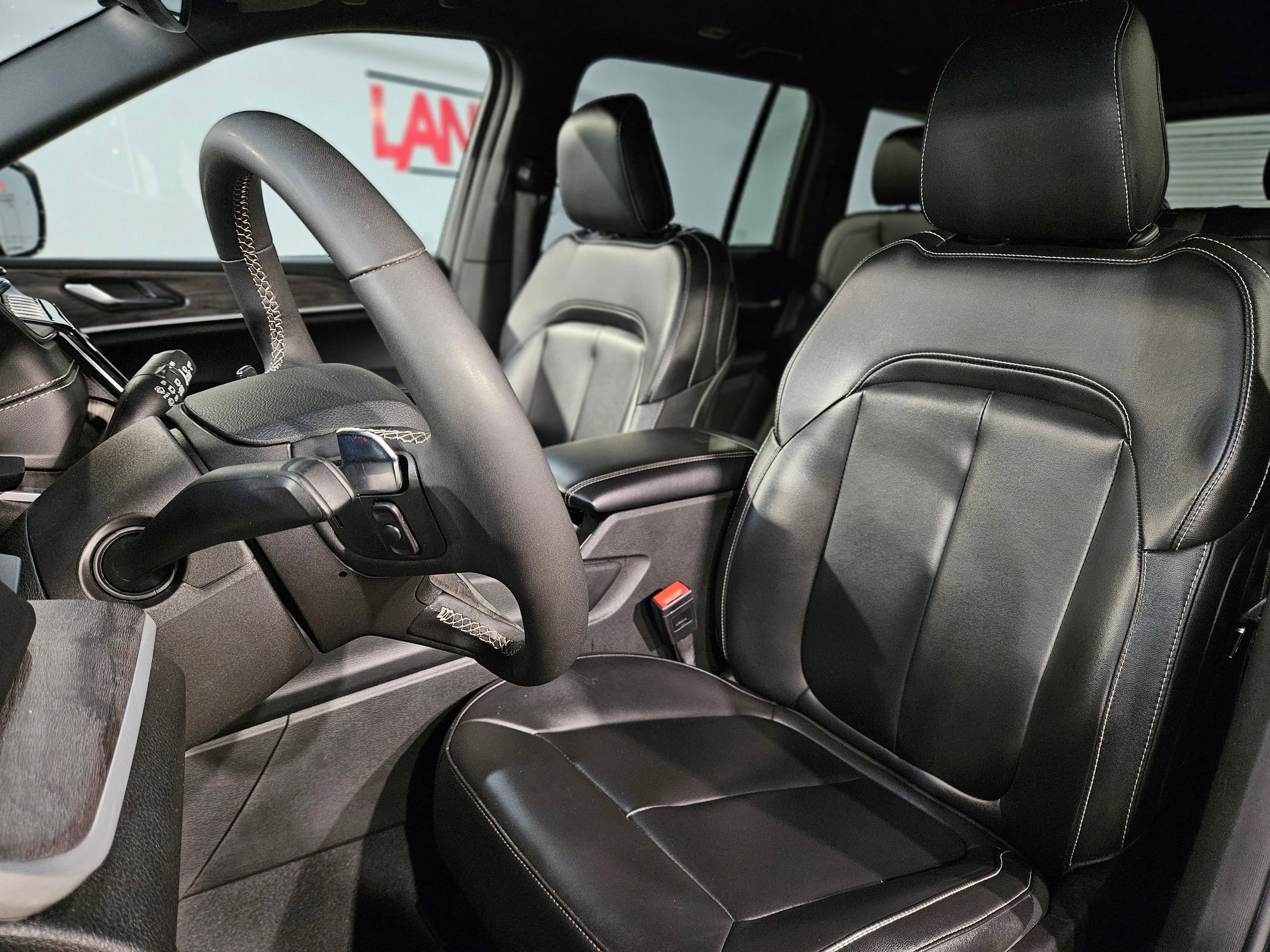 Used 2024 Jeep Grand Cherokee Limited image 24