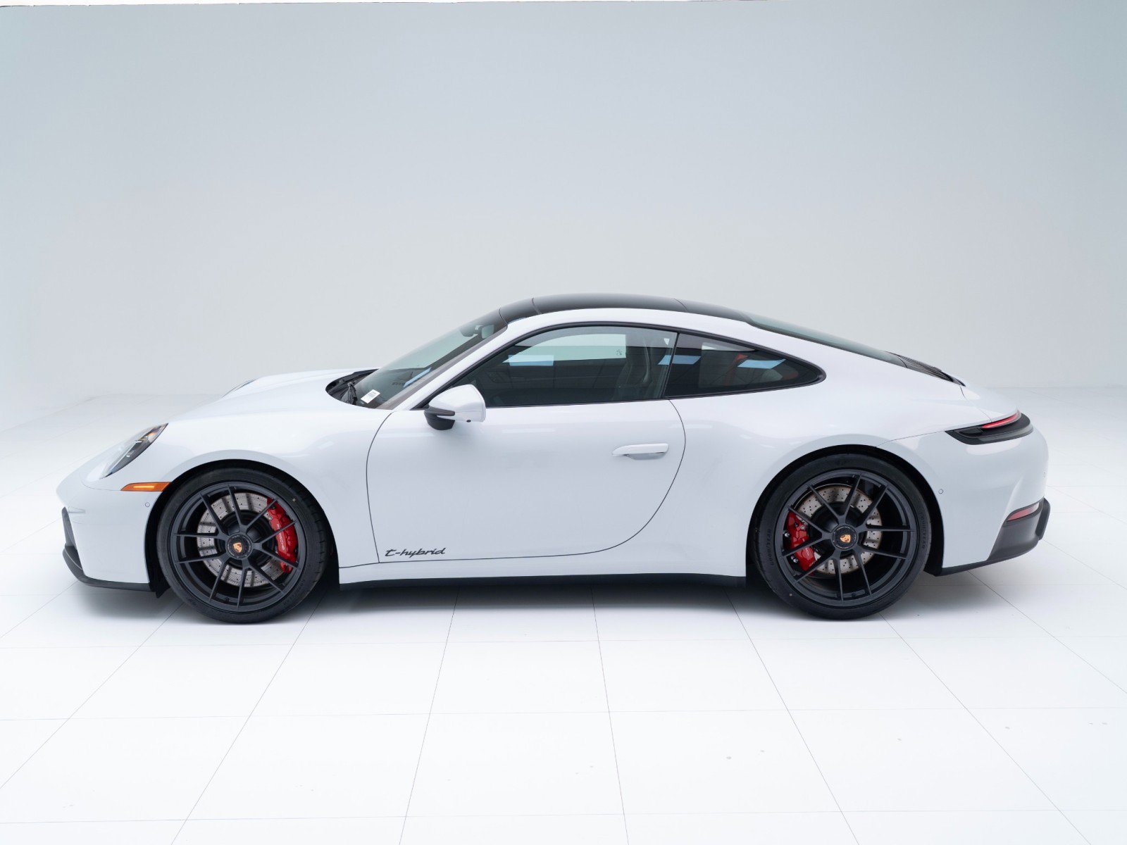New 2026 Porsche 911 Carrera GTS image 2