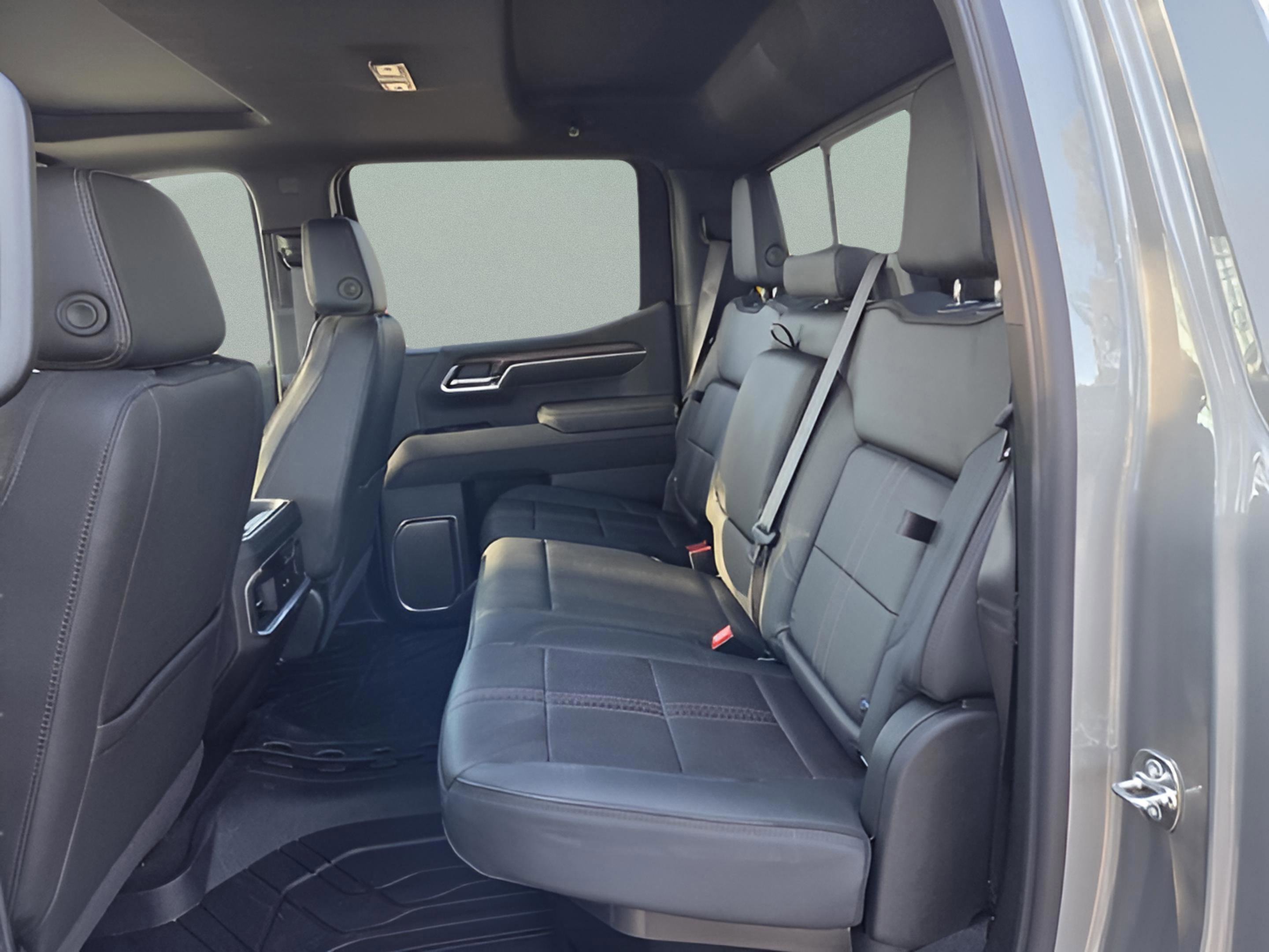 New 2026 Chevrolet Silverado 1500 High Country w/ High Country Premium Package image 13