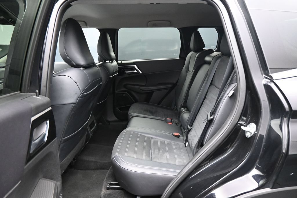 Used 2025 Mitsubishi Outlander SE AWD/4WD image 25