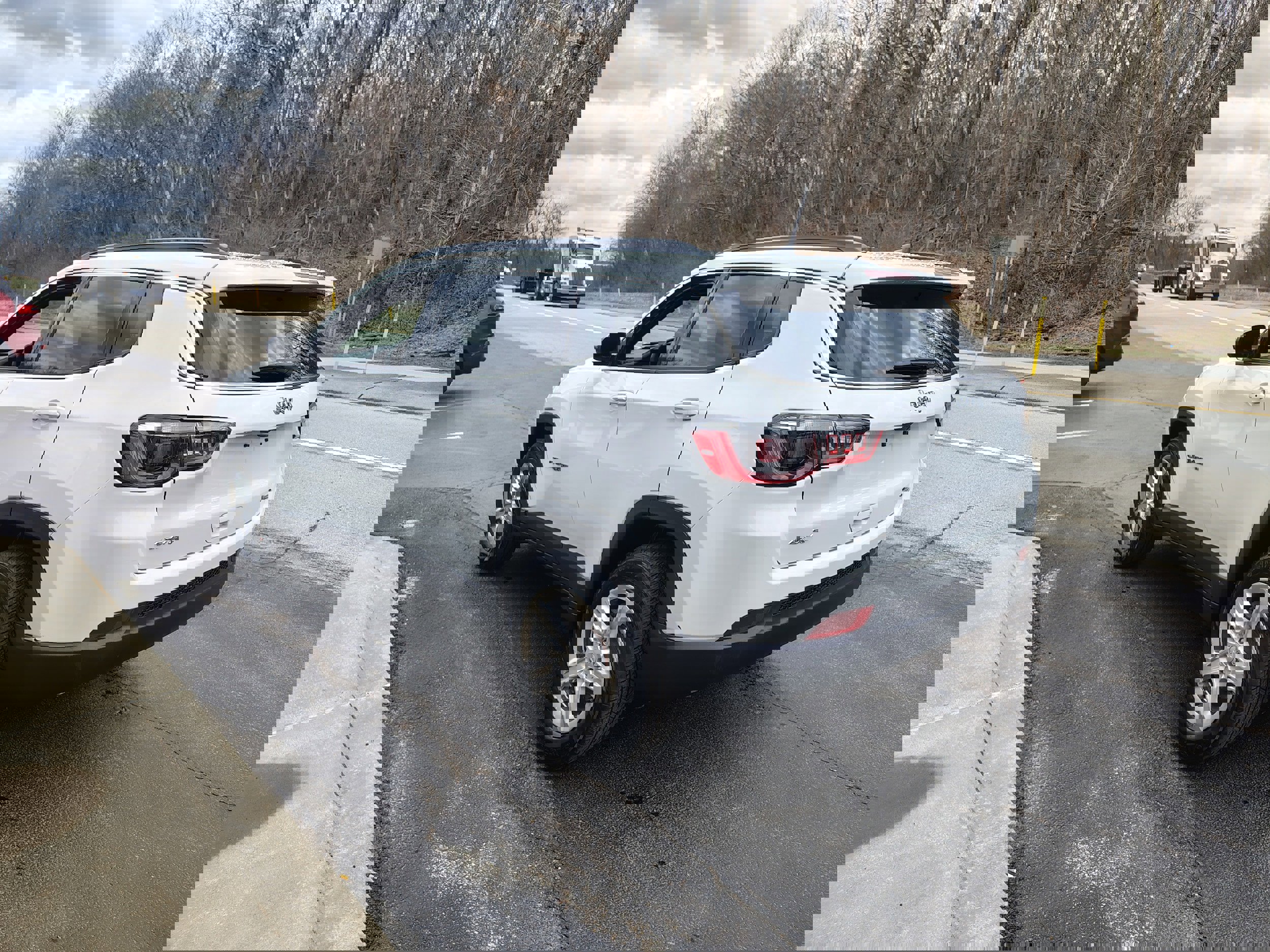 Used 2024 Jeep Compass Latitude image 7