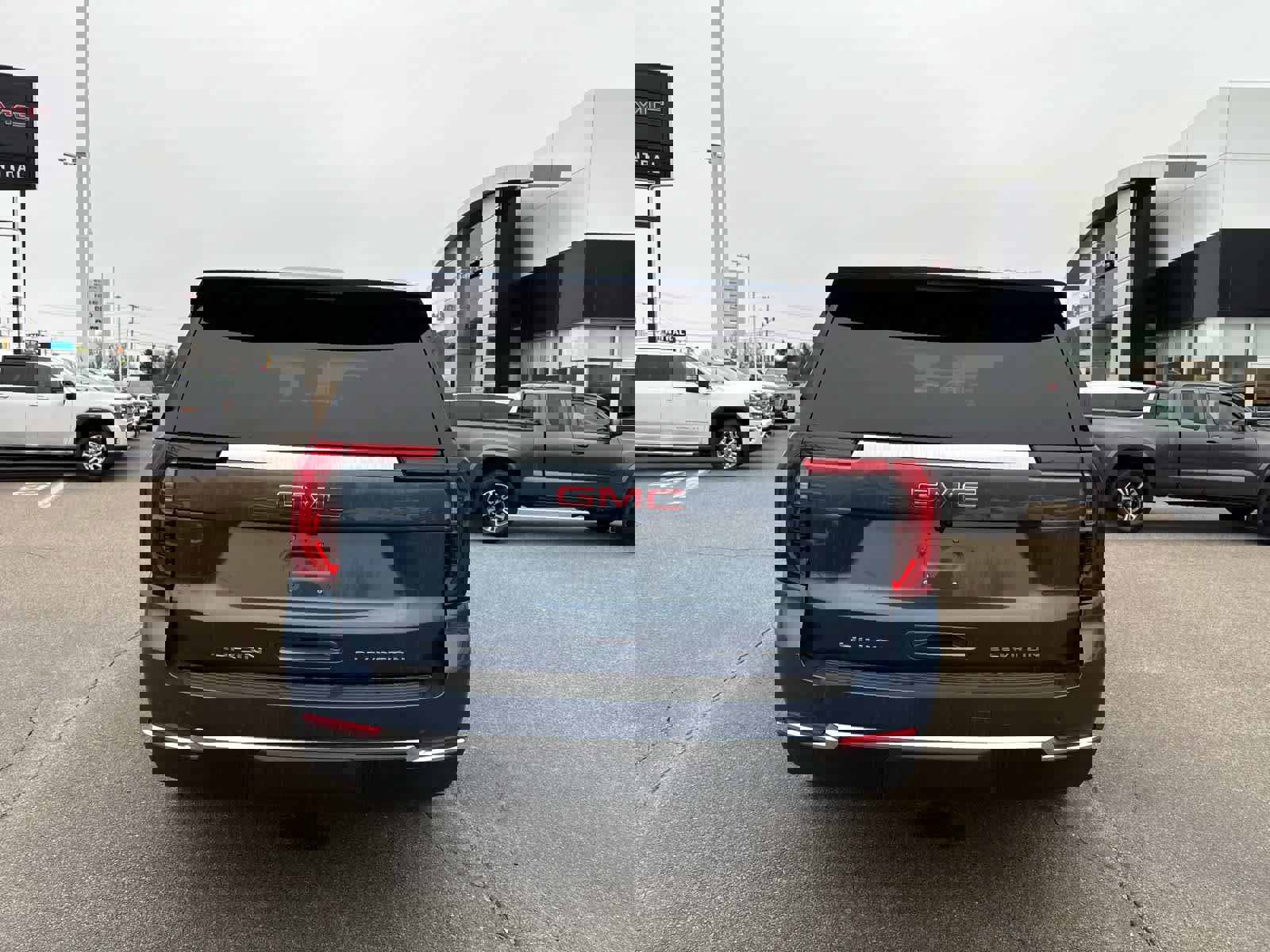 New 2026 GMC Yukon Elevation image 4