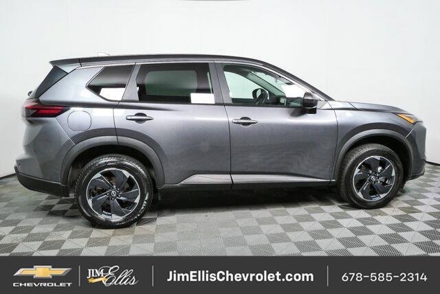 Used 2025 Nissan Rogue SV AWD/4WD image 2