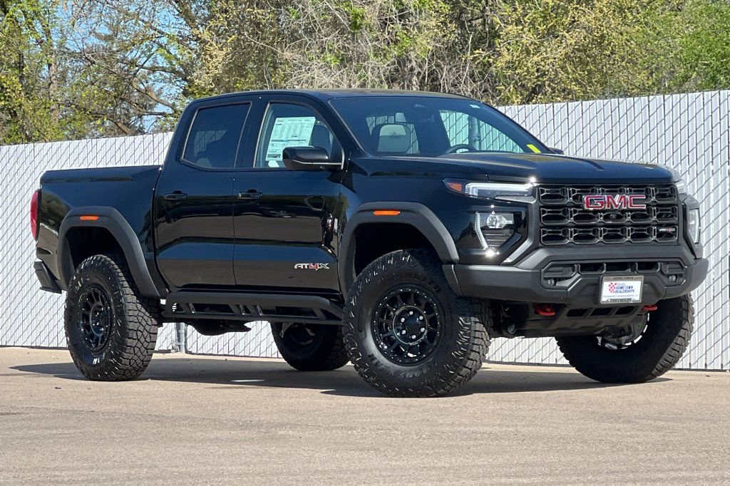 New 2026 GMC Canyon AT4X w/ AT4X AEV Edition AWD/4WD image 2
