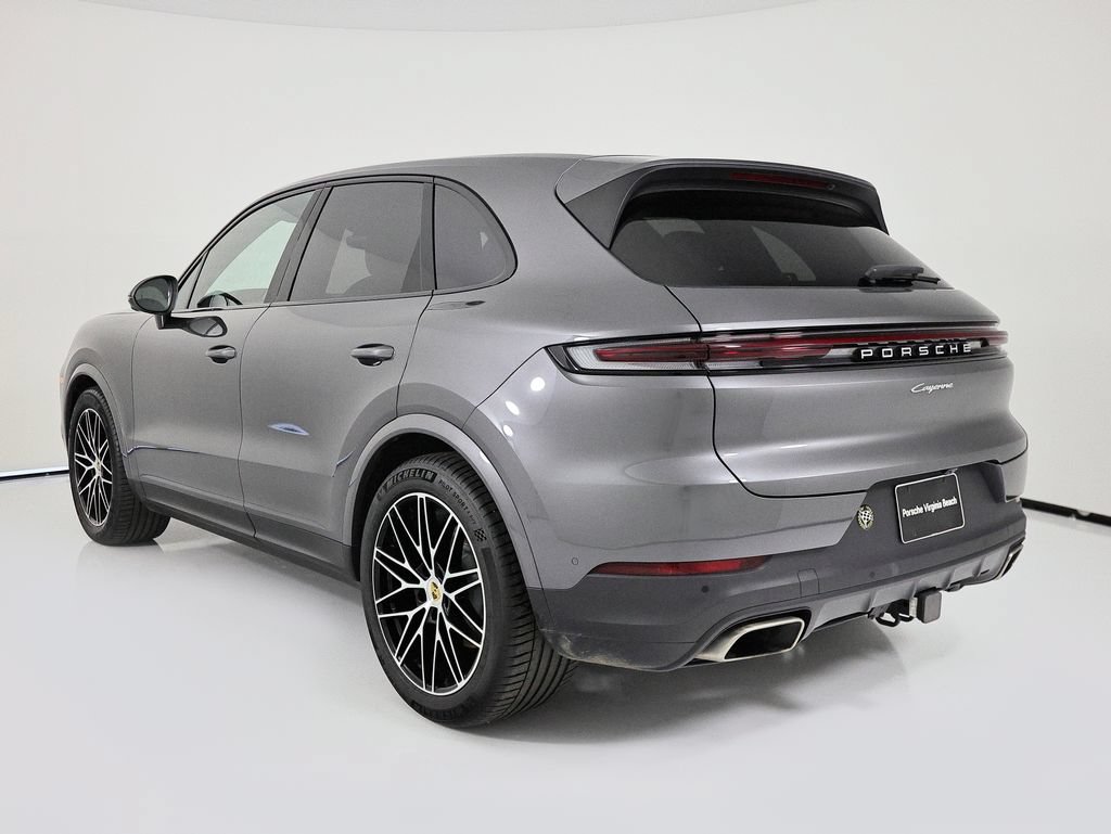 Used 2024 Porsche Cayenne AWD/4WD image 3