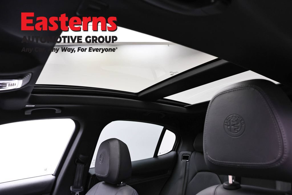 Used 2024 Alfa Romeo Stelvio Sprint AWD/4WD image 35