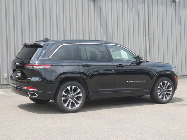 Used 2025 Jeep Grand Cherokee Overland w/ Luxury Tech Group IV AWD/4WD image 14