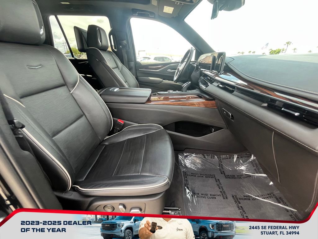 Used 2023 Cadillac Escalade Premium Luxury w/ Performance Package image 21
