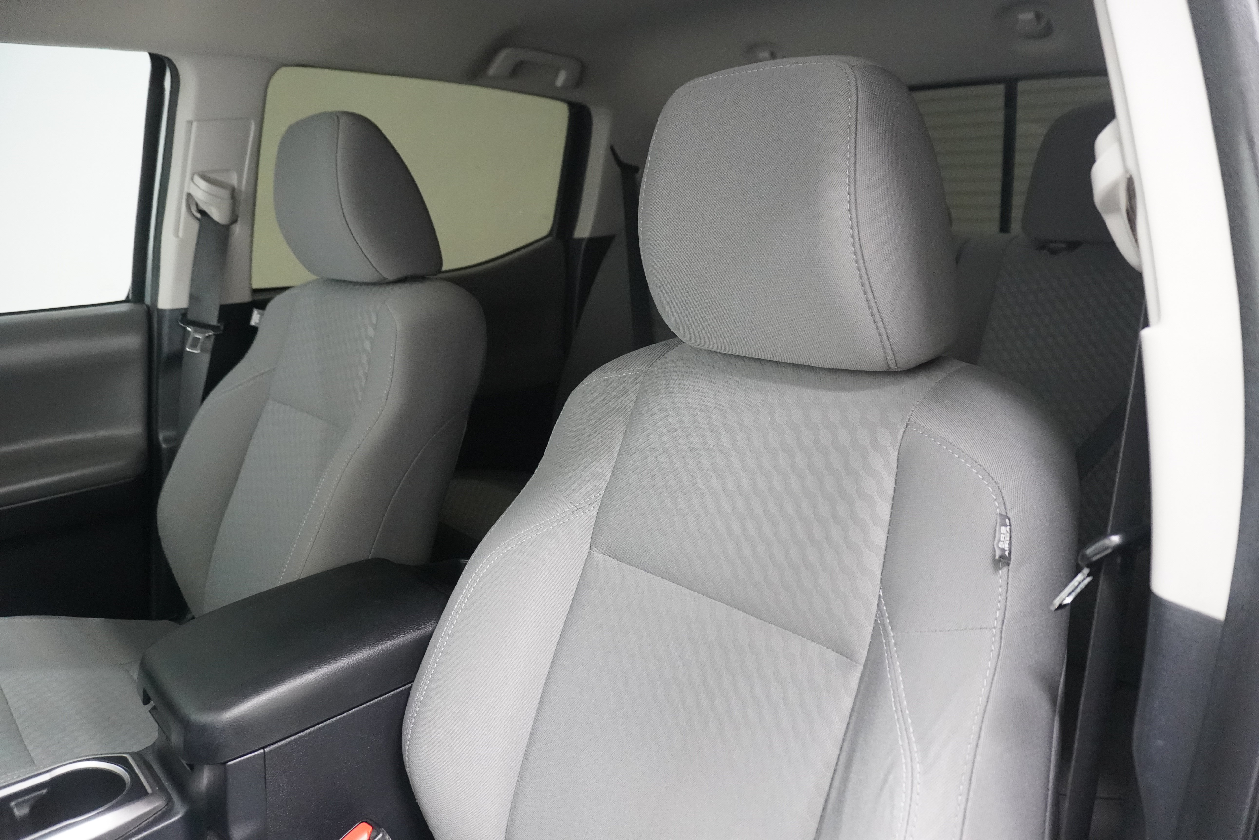 Used 2020 Toyota Tacoma SR5 RWD image 10