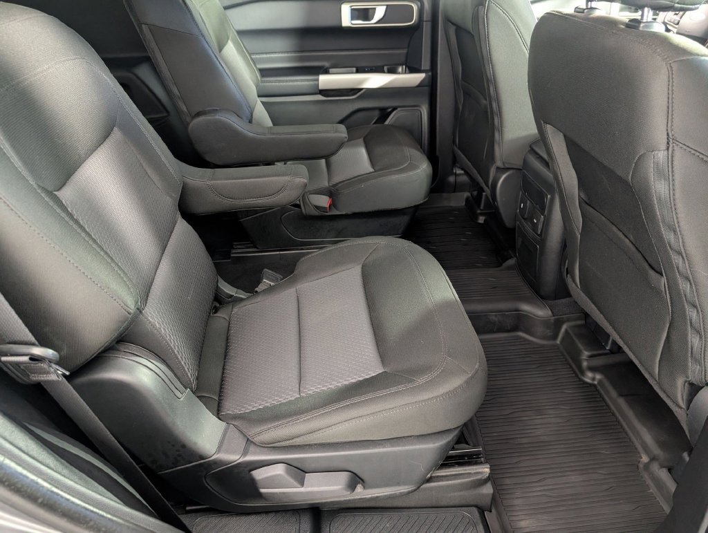 Used 2023 Ford Explorer XLT AWD/4WD image 33