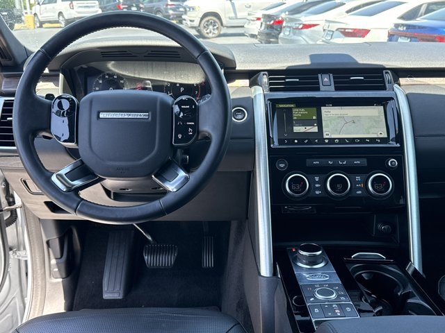 Used 2020 Land Rover Discovery HSE AWD/4WD image 8