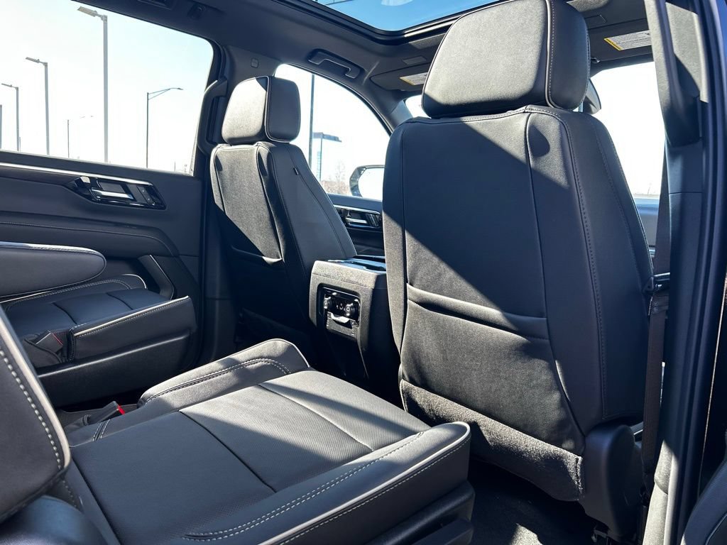 New 2026 Chevrolet Suburban Premier w/ Sun And Tow Package AWD/4WD image 27