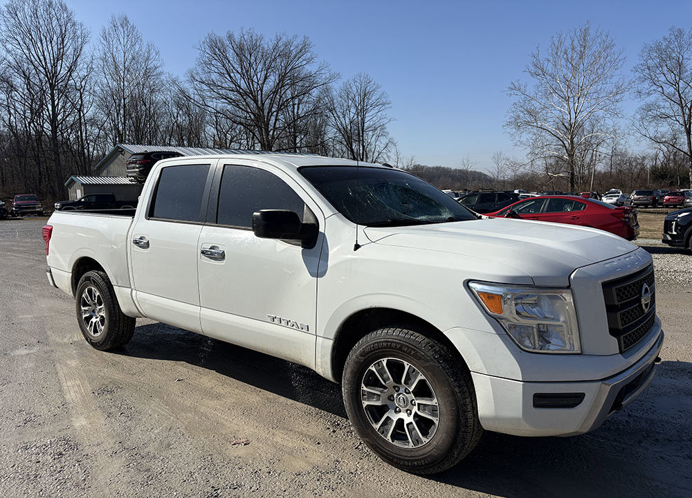 Used 2021 Nissan Titan SV w/ Accessory Utility Package image 2