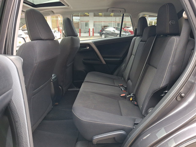 Used 2018 Toyota RAV4 XLE FWD image 10