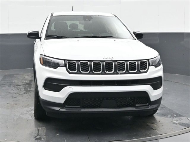 Used 2025 Jeep Compass Sport image 6