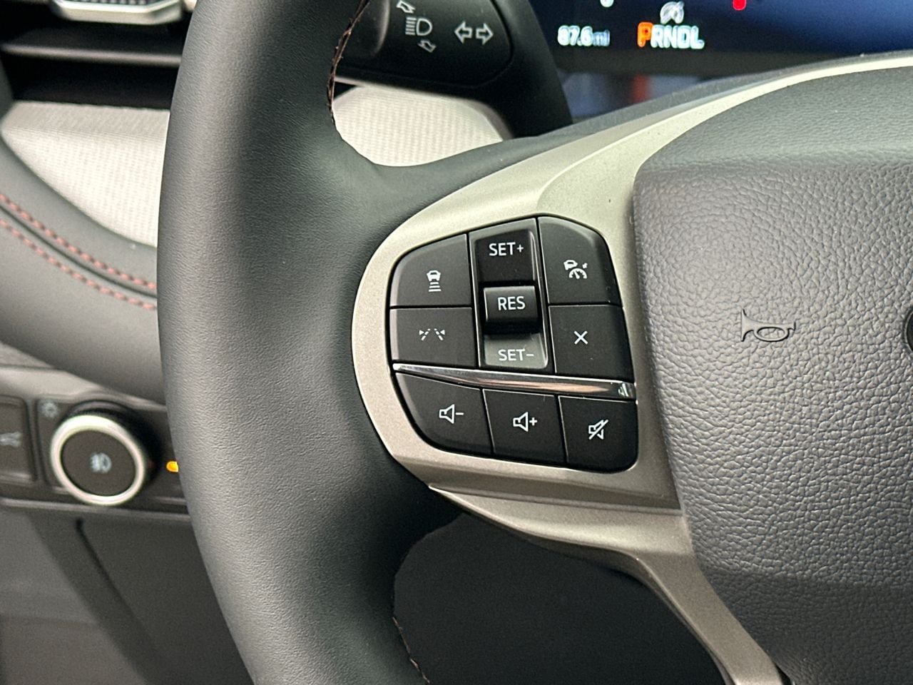 New 2026 Ford Explorer Active w/ Active Comfort Package RWD image 25