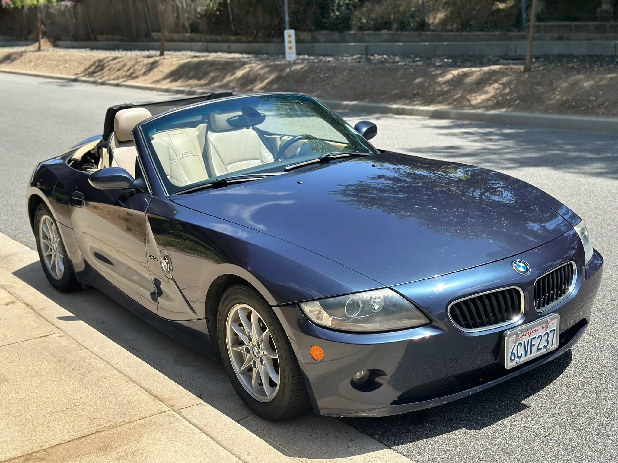 Used 2005 BMW Z4 2.5i RWD image 10