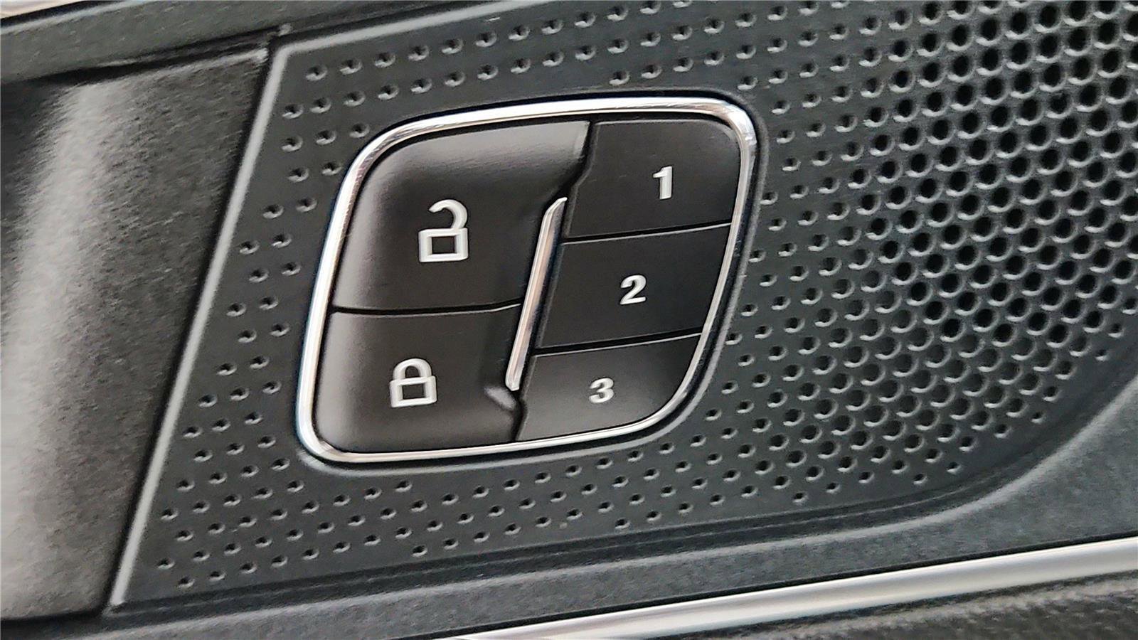 Used 2024 Ford Edge Titanium image 24