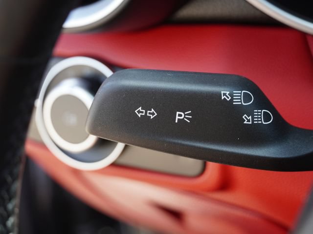 Used 2020 Alfa Romeo Giulia RWD image 28