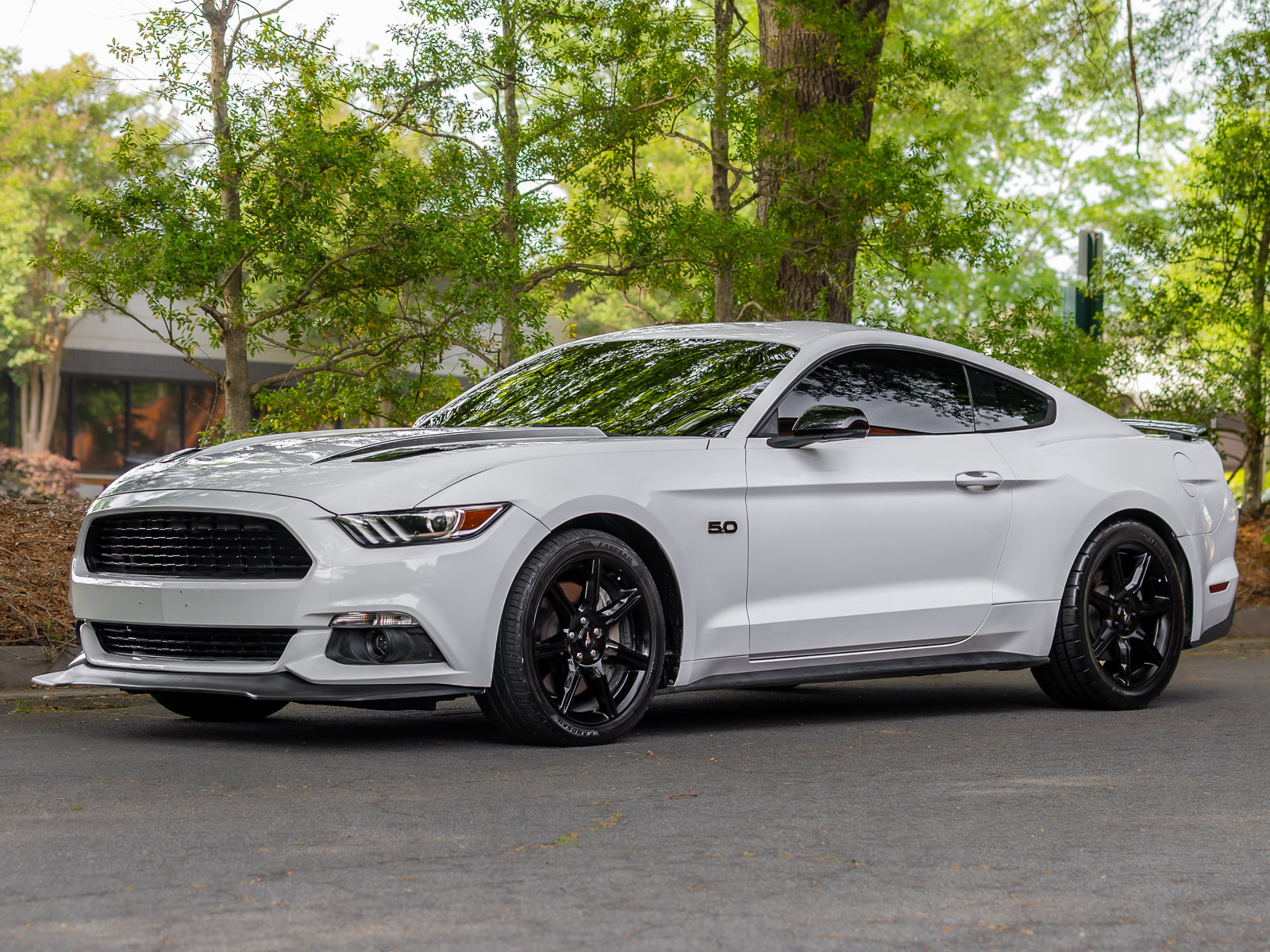 Used 2017 Ford Mustang GT Premium w/ Equipment Group 401A RWD image 48