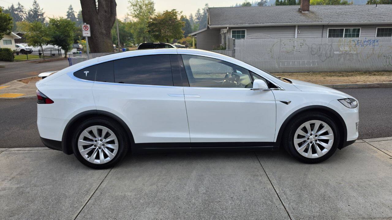Used 2017 Tesla Model X 75D AWD/4WD image 4