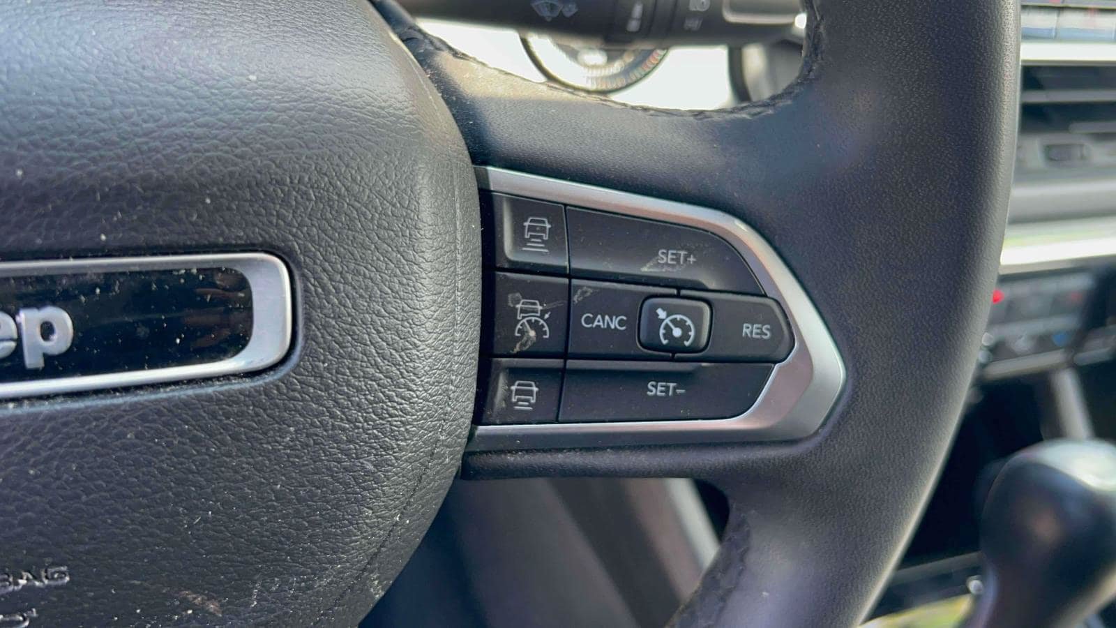 Used 2023 Jeep Compass Limited w/ Sun and Sound Group AWD/4WD image 15