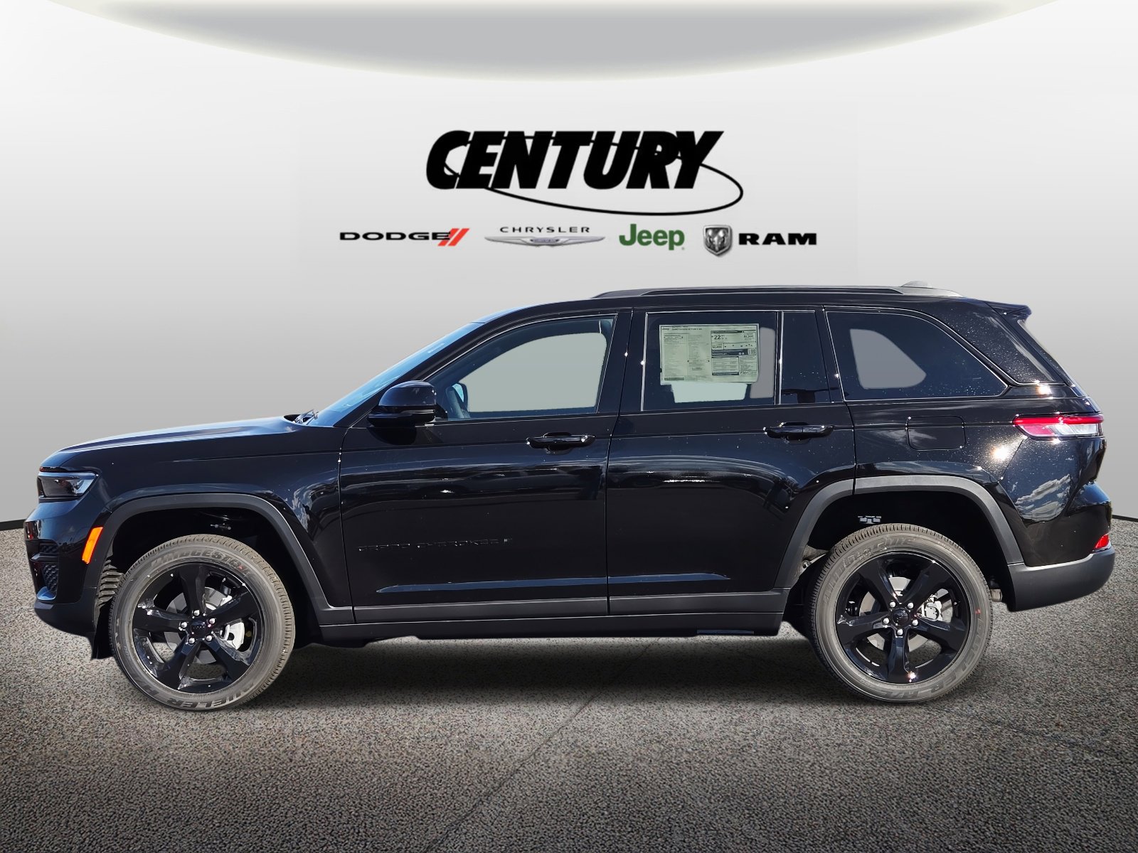 New 2025 Jeep Grand Cherokee Altitude image 6