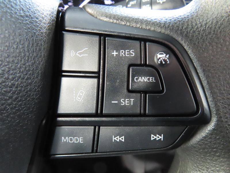 Used 2024 Toyota Sienna LE image 21