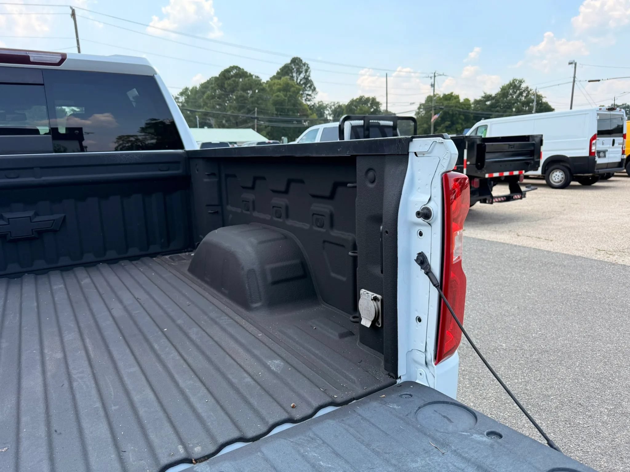 Used 2021 Chevrolet Silverado 1500 LTZ AWD/4WD image 13